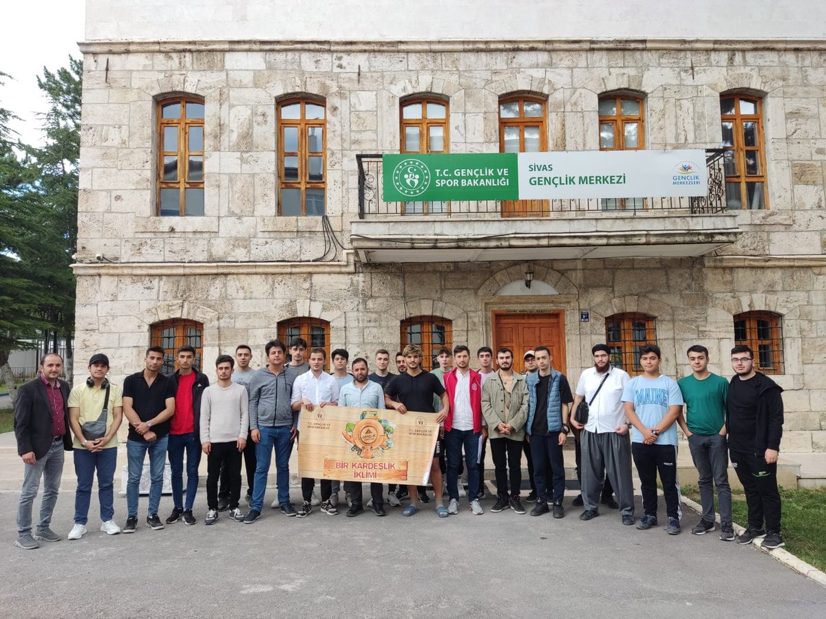 Gençlerimizi Medeniyet, Tarih ve Kültür Kampları kapsamında Çanakkale'ye yolcu ettik. 🤗🚍