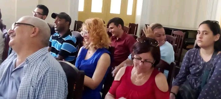 TLcubanacan's tweet photo. Celebran en #VillaClara aniversario 60 de la Unión de Periodistas de #Cuba 🇨🇺. En la ceremonia efectuada en la Sala Caturla de la Biblioteca Provincial Martí se entregó el Sello 60 Aniversario a colegas con un destacado desempeño y años de labor en la organización. https://t.co/YFGxFxxSwd