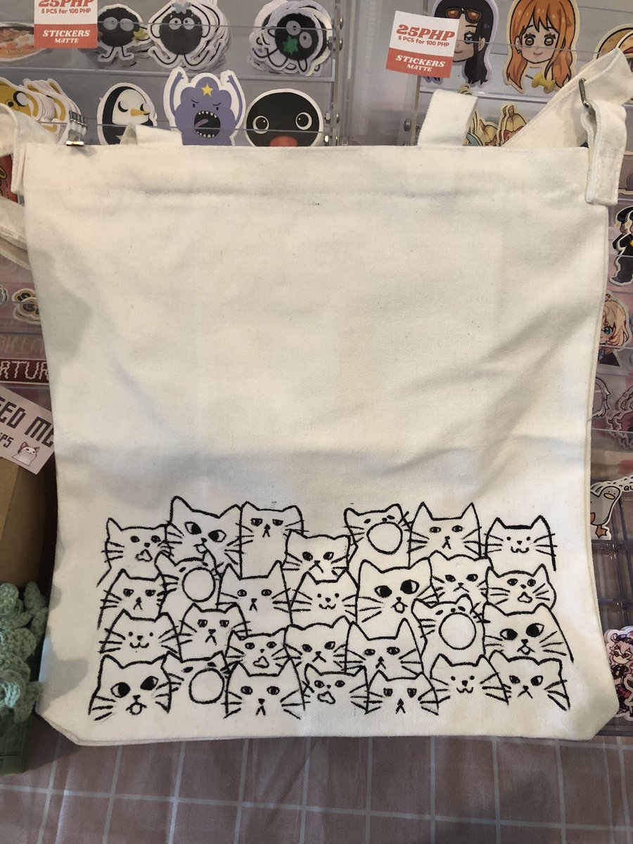 potatoChon's tweet photo. Late notice but this will be the last time that i’ll be selling my handpainted totes 🥲 biggest thank you to everyone who bought my totes since stickercon last year! But that doesn’t mean i’ll stop making totes, I just had no time anymore to settle with the painting process😭 https://t.co/dlkj217X93