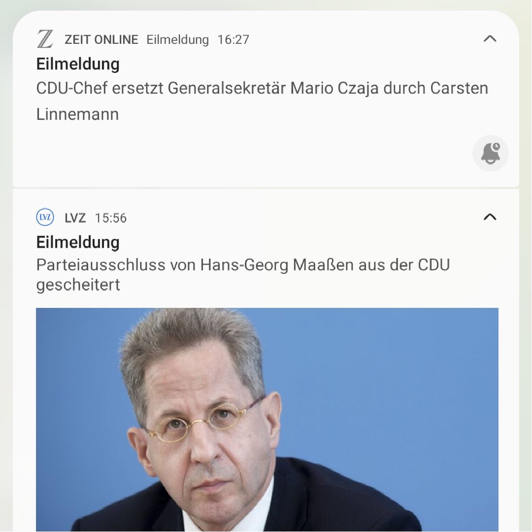 bauer_linus's tweet photo. 1/2 Stunde, 2 Meldungen, die Richtung ist klar: ➡️➡️➡️

Für die Merz-CDU geht's bis zur Unkenntlichkeit immer weiter nach rechts 🙅

#Linnemann #Maaßen #RechtsruckCDU https://t.co/rehXyvC8Qm