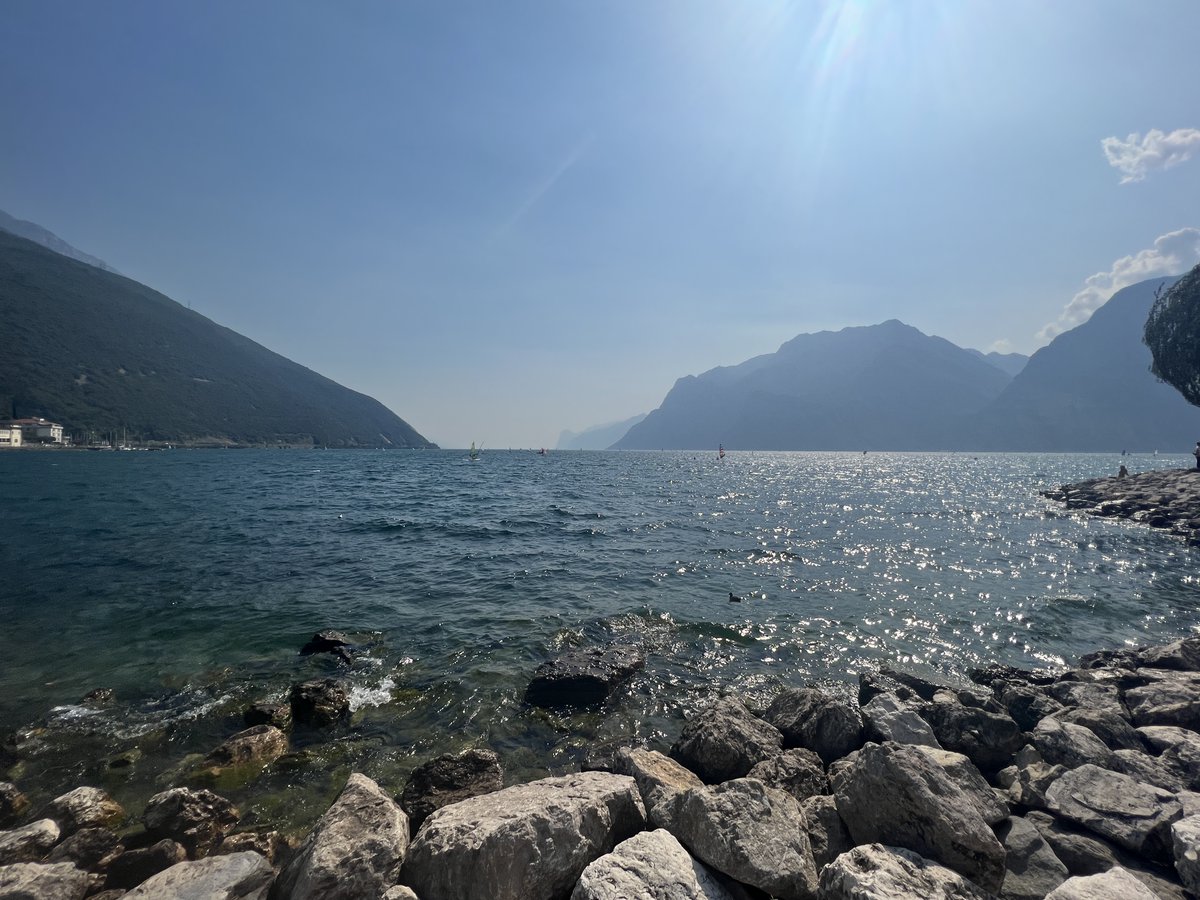 mustoskiff's tweet image. Musto Skiff sailors from across the globe (one as far away as Australia!) are starting to arrive in #Torbole to get in some practice before the 2023 Worlds officially starts. Another glamour day out there today! What a place this is!😍

@mustoclothing @ACOWater @OvingtonBoats