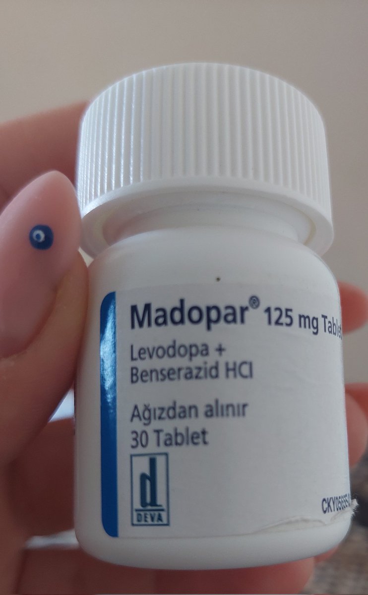 Durum acil lütfen paylaşın.Bütün Hatay'ı aradık ama babamın parkinson hastalığı için kullandığı bu ilacı bulamadık ve bir kaç gün sonra ilacı bitiyor.3 gün içmezse titremeleri başlıyor.Bildiğiniz eczanelere, arkadaşlarınıza sorar mısınız?Elinde olan bize yollamak isteyen olur mu?