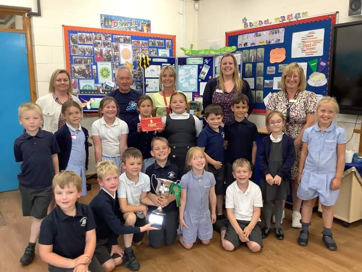 HUGE Congratulations to <a href="/CorringhamSch/">Corringham Sch</a> - our People's Choice winners for #schoolschallenge23, winning the public vote at <a href="/lincsshow/">Lincolnshire Show</a>! Thank you also to FeRN-LINCS, fabulous sponsor of the People's Choice trophy! We loved coming to see you and your wonderful nature-nurture garden.