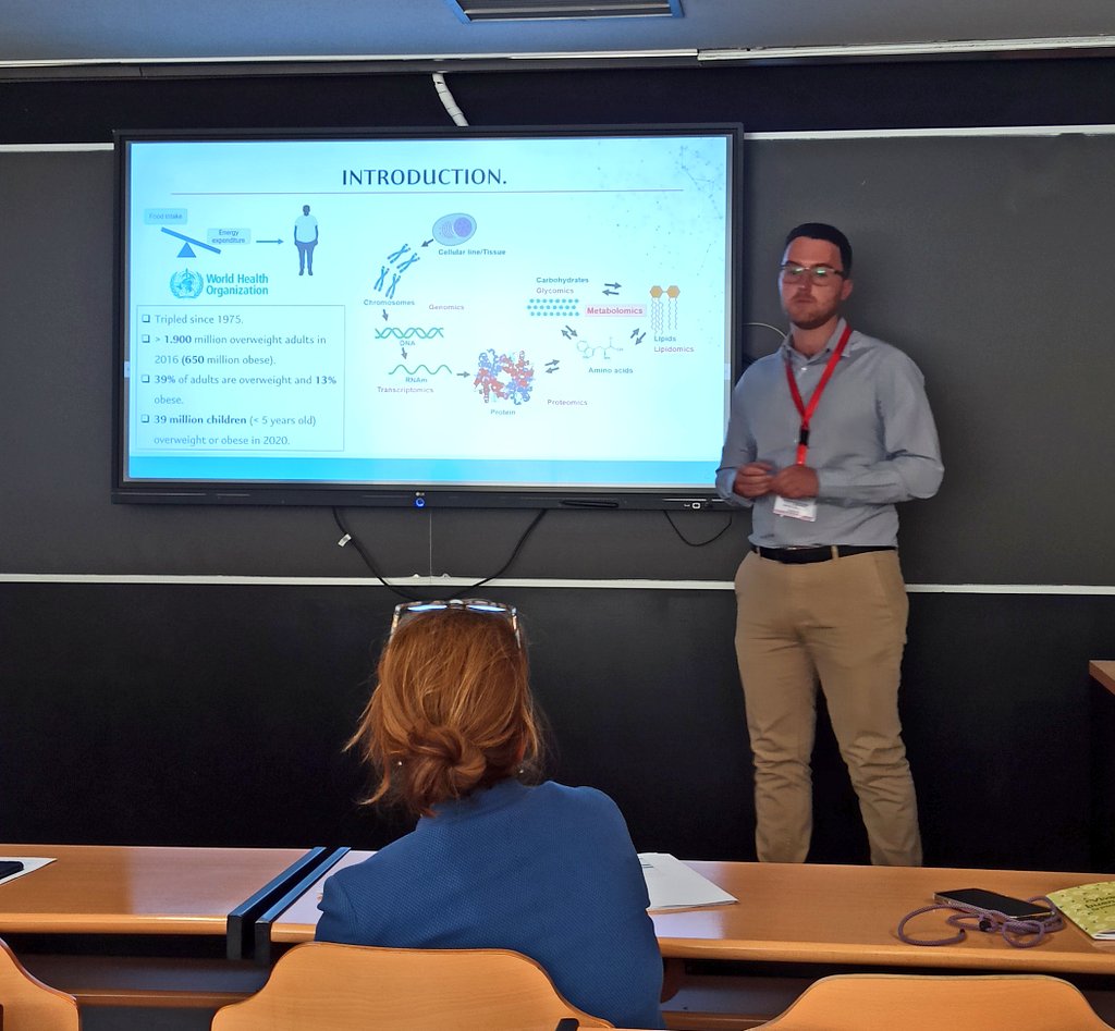metabolomicaceu's tweet photo. Se nos van acabando las jornadas #CyTS... @DavidChamoso hace su presentación Flash (¡¡¡y lo hace muy bien!!!) #ObesidadInfantil #Metabolómica #Metabotipado https://t.co/d5i26GfIiy