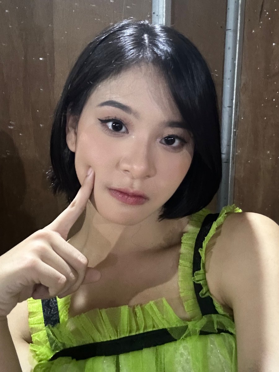 _zeeasadel's tweet photo. thankyou semarang 💋 https://t.co/xHHaStboqc