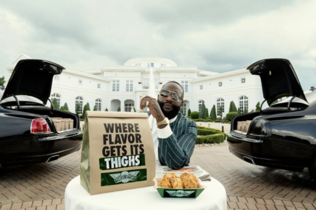 I went down a Rick Ross Rabbit Hole.

The dude LOVES Wingstop.

- Owns 30 franchise locations
- Makes ~$7,000,000 every year
- Bought his son a Wingstop franchise at 16

Here’s the hilarious story of how he bought his franchise
👇👇