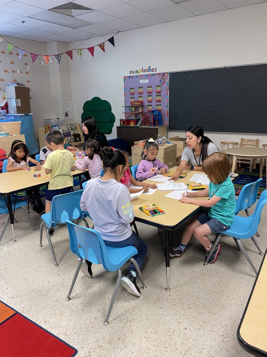 MPS_News's tweet photo. Elementary Spanish Dual Language Students are having a great summer at Green Central! #MPStogether 

Los estudiantes de las escuelas bilingues estan teniendo un verano fantastico en la escuela Green Central! https://t.co/YeqDfYekvP