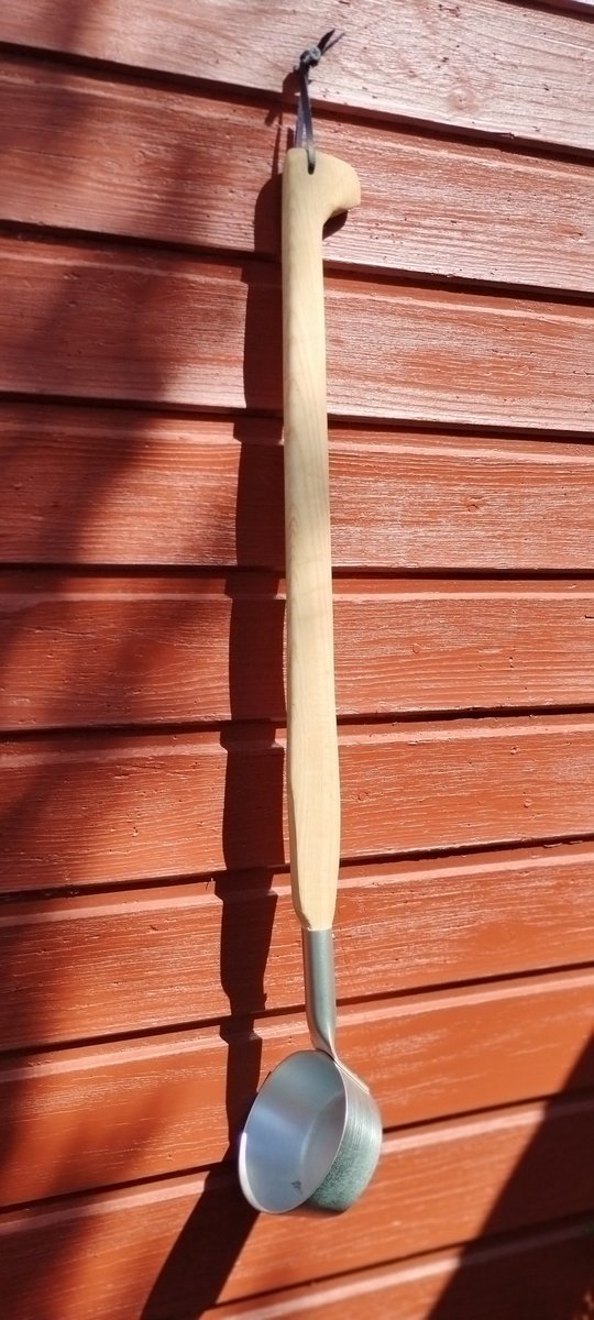 I had an old broken hurl lieing around, so I turned it into a sauna ladle, well I do live in Finland....