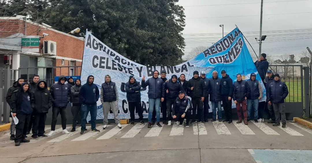 UpsraQ's tweet photo. Ante la intransigencia de la #Patronal se prolonga la Medida de Fuerza en #SIDERAR. PARALIZADA
@24hrs_ARG @radiogremial99 @Ambitocom @MinSeg @MinTrabajoAR @UPSRAok @Radio10 @radiofmq @radiografica893 @InfoGremiales @MundoGremial @infodequilmes @infobae @SitioGremial https://t.co/awHwY2vere