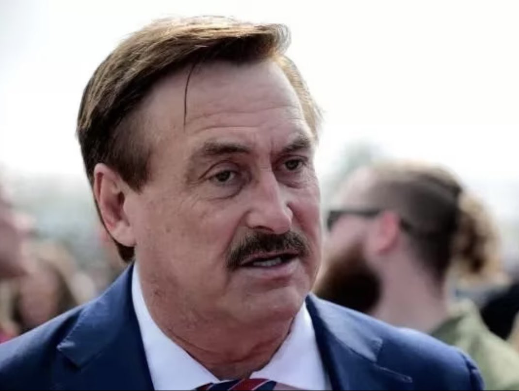 Mike Lindell is auctioning off equipment after losing retailers. Drop a 💙 and Retweet if you want to see him go bankrupt!