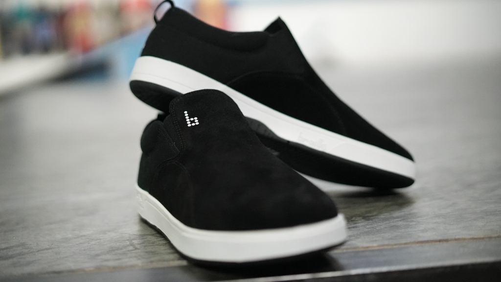 BrailleSkate's tweet image. ⏰ FINAL DAY OF THE PRE-SALE! ⏰⁠
⁠
Last day to get your Braille flip-ons!⁠

l8r.it/So0I
⁠
#skateshoes #slipons #learntoskate #pushskateboarding