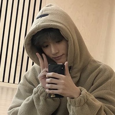 이브 tweet media