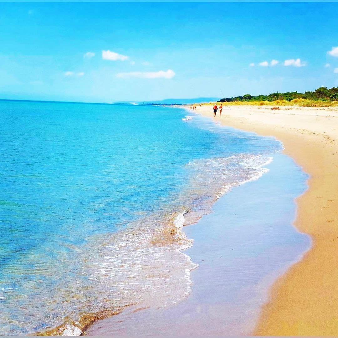 We need moments capable of regenerating ourselves ... imagination, fantasy, surprise, but also silence and nature!
#LoveBasilicata #FreeToMove #EnPleinAir 💚
📌Scanzano Jonico
📷 cristiana.effe