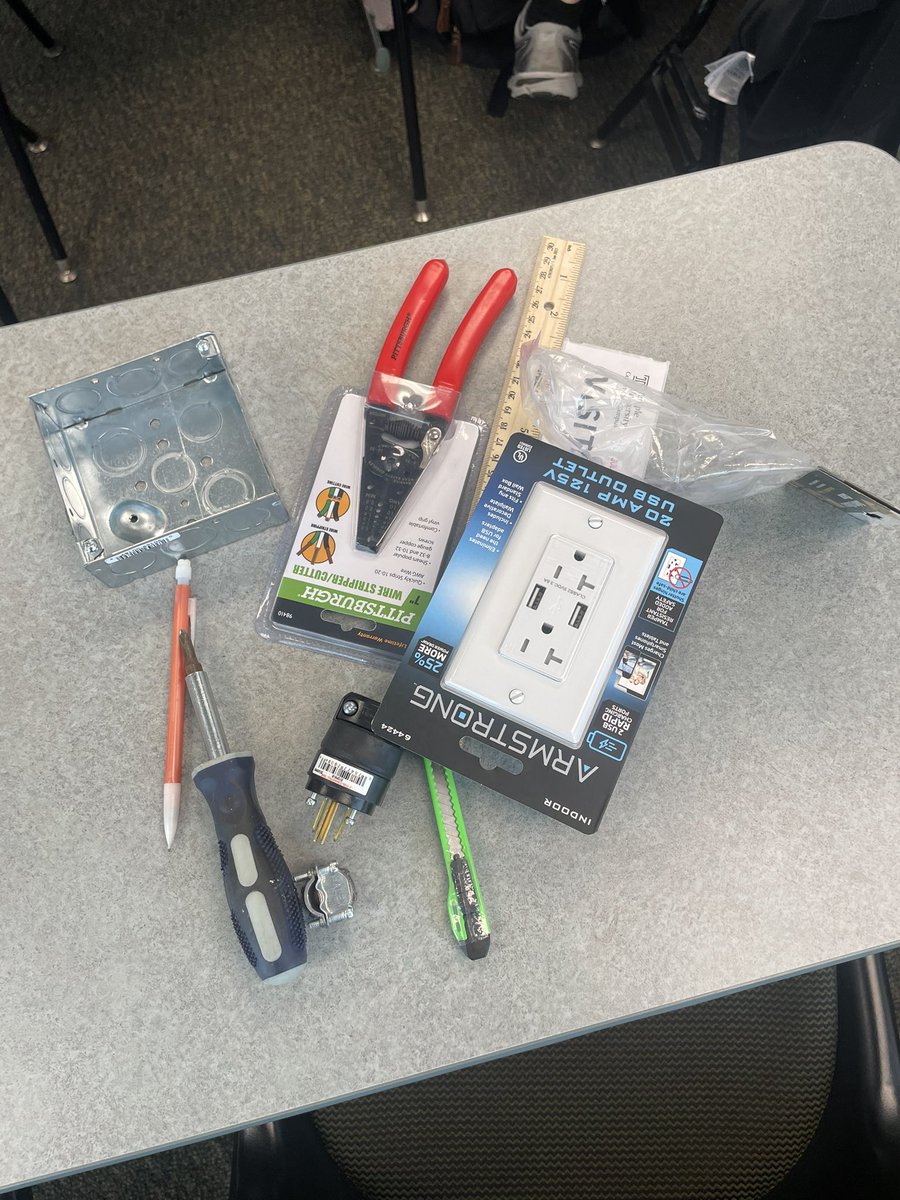 bjd107's tweet photo. Today students in the trades class of @PhilaEdFund’s Scholars Advantage Program sketched out and created their very own electrical outlet! 

Safety and real world science coming together! #trades #phled #scholarsadvantage #summerprogram #careerdevelopment #workforcedevelopment https://t.co/BcMoGE1ggE