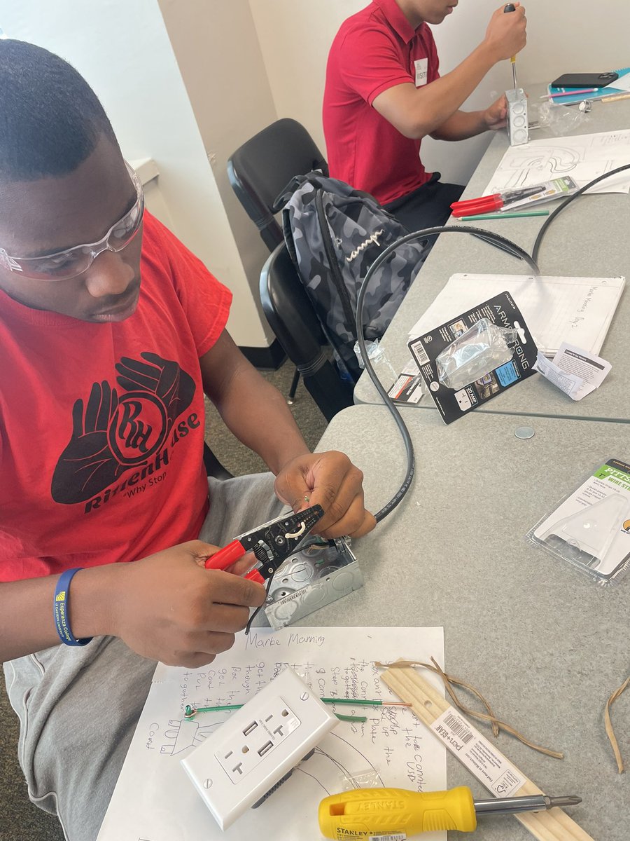 bjd107's tweet photo. Today students in the trades class of @PhilaEdFund’s Scholars Advantage Program sketched out and created their very own electrical outlet! 

Safety and real world science coming together! #trades #phled #scholarsadvantage #summerprogram #careerdevelopment #workforcedevelopment https://t.co/BcMoGE1ggE