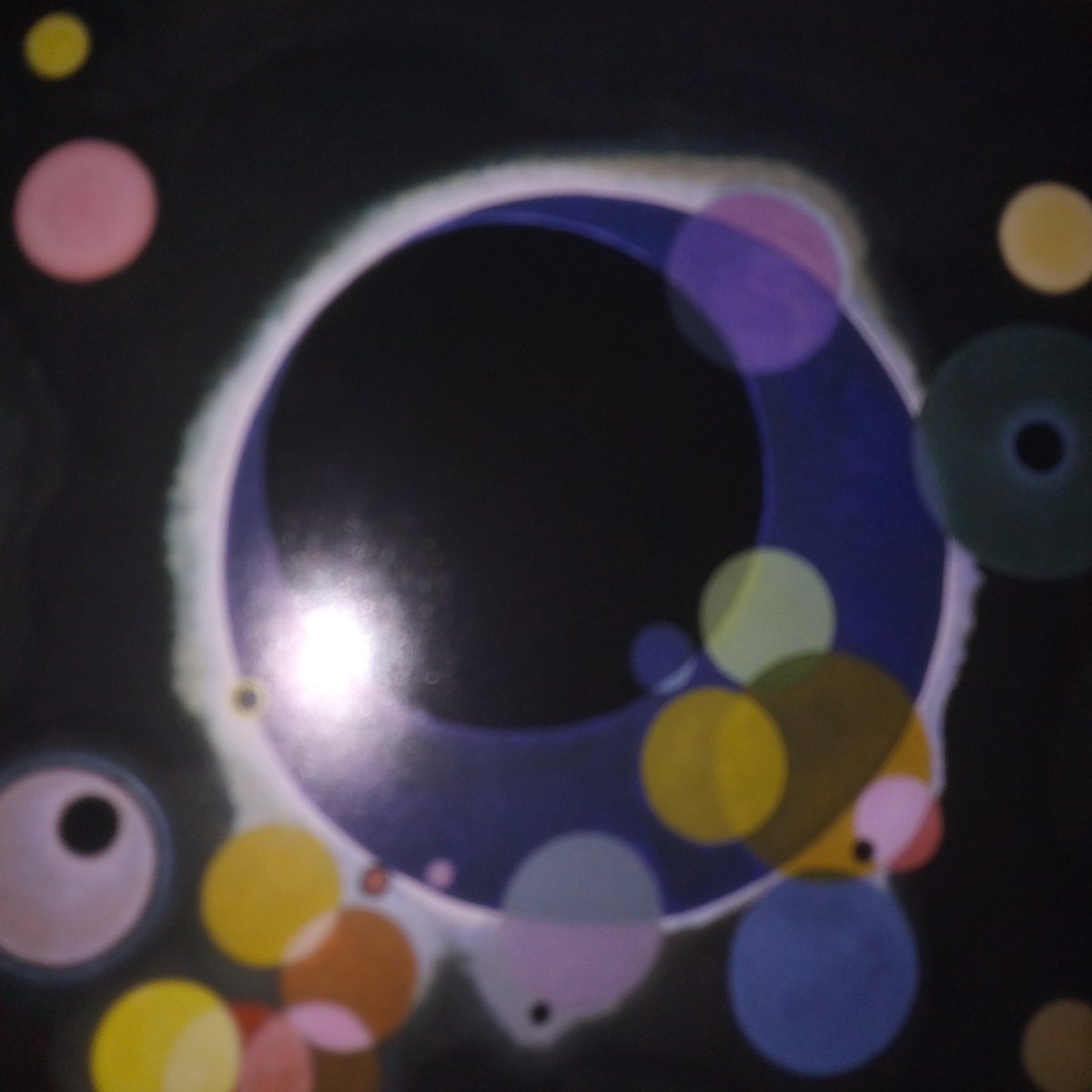Fernand23147535's tweet photo. @ParisAMDParis A circle in the world https://t.co/UieZQOcGnW