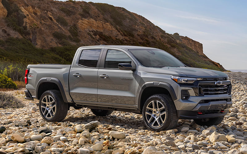 Carsforsalecom's tweet image. Looking for a great mid-size truck with a fresh look, turbocharged power, and updated tech? The '23 @Chevrolet Colorado is a certified win! 🥇🙌

Expert Review: bit.ly/43jiRd1

#FindNewRoads | #FindYours