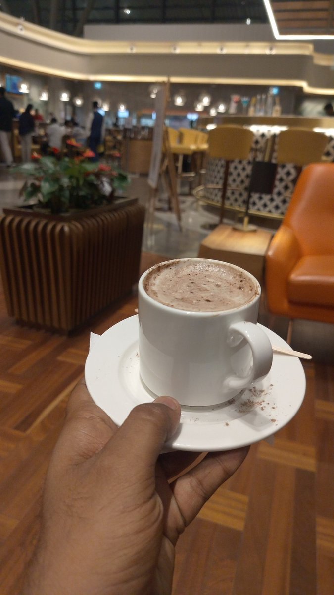 amitcaptures95's tweet photo. @BLRAirport #080domesticlounge very great experience in this lounge...and very good service by Akhil https://t.co/fcTddIu7cU