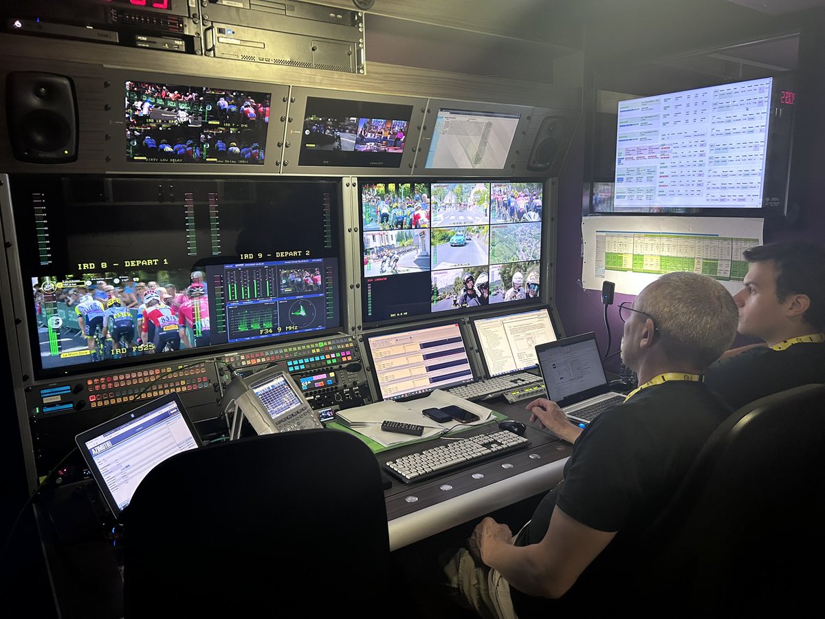 Nos équipes techniques sont pleinement mobilisées à <a href="/VilleIssoire/">Ville d'Issoire</a> pour l’arrivée de la 10ème étape du #TDF2023

Le travail de l’ombre de nos équipes, depuis tôt ce matin, qui vous permettent de rester connectés pour vivre chaque instant du #TDF2023 🚵🛜