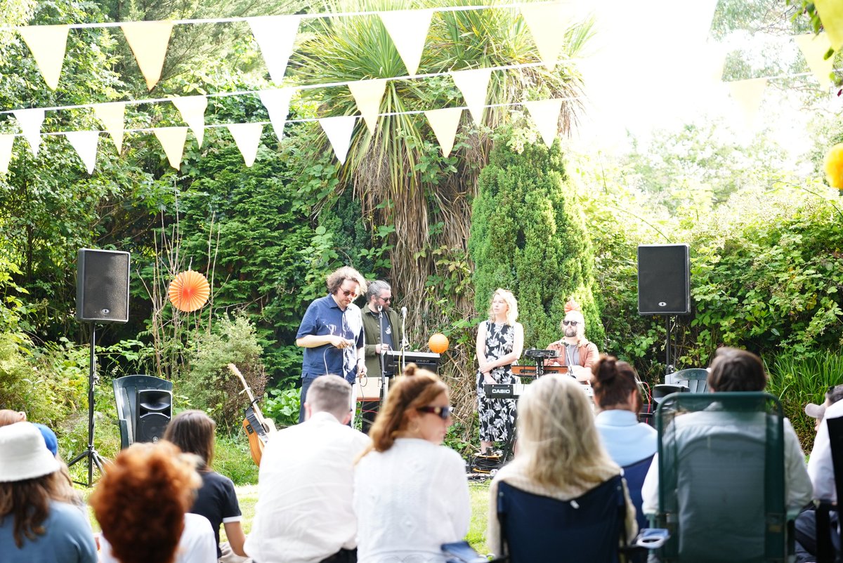 letssetsailband's tweet image. What a weekend.

Special thanks to @island_mud for having us on Sunday and to the @NEIC_Dublin Community Arts Grant for providing financial support for the event.

And big thanks to all at the Summer Homeshow for having us on Saturday. 

Homeshow snaps by Luke Brabazon.