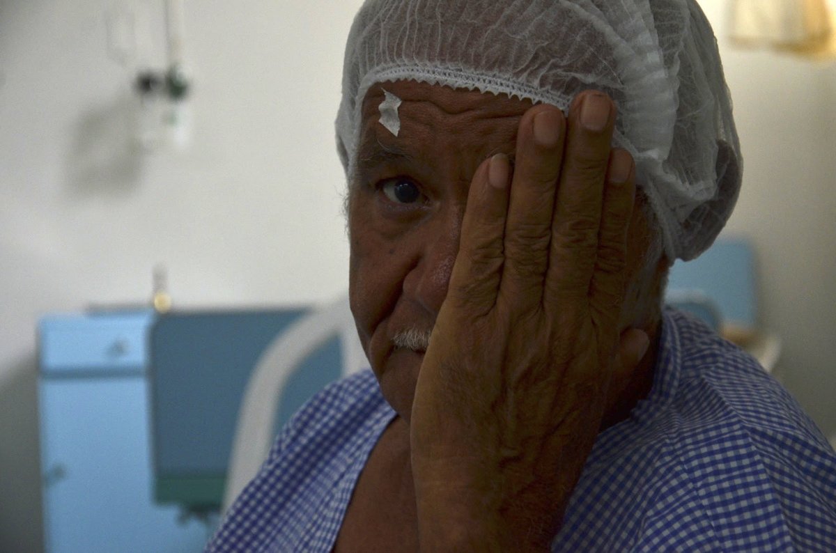 prefcampinagrd's tweet photo. A notícia que a gente gosta de dar: mais de 250 pacientes diagnosticados com catarata foram operados após atendimento no Mutirão Saúde de Verdade. 👀👩🏽‍⚕️

No ano passado, investimos R$ 2,2 milhões em tratamento de catarata. Este ano, o investimento deve ultrapassar os R$ 3 milhões. https://t.co/9RhSaV5eXt