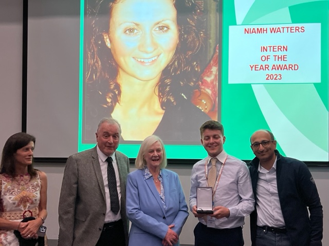 UCDMedicine's tweet photo. The Niamh Watters Medal 2023 was awarded to Dr Patrick Gorman. The recipient is selected by colleagues &amp; peers as someone who worked well with other interns &amp; provided support. SVUH has awarded this Medal in Dr. Watters' memory, and her family was present to award the medal https://t.co/yXT0TdCJ67
