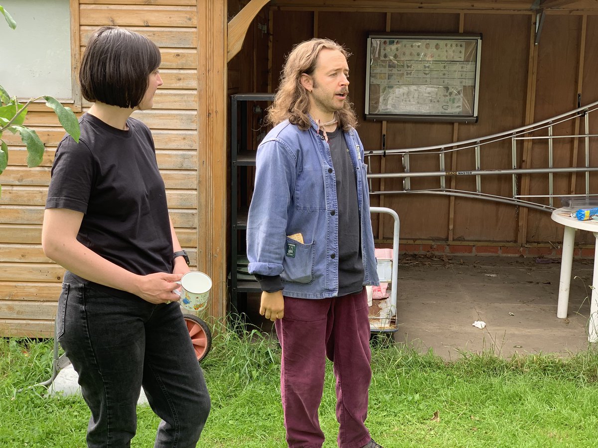 LPTarts's tweet image. Back down #QueensRoadAllotment today with many humans, several hounds &amp;amp; an exciting new join-up with @twoqueensstudio &amp;amp; @seanroyparker’s #thebeans project (more to follow!) Thanks 2 all - &amp;amp; 2 MC Major Sass for this gorgeous poem and little bit of #DogHeaven in response. 🐕 💚🌈