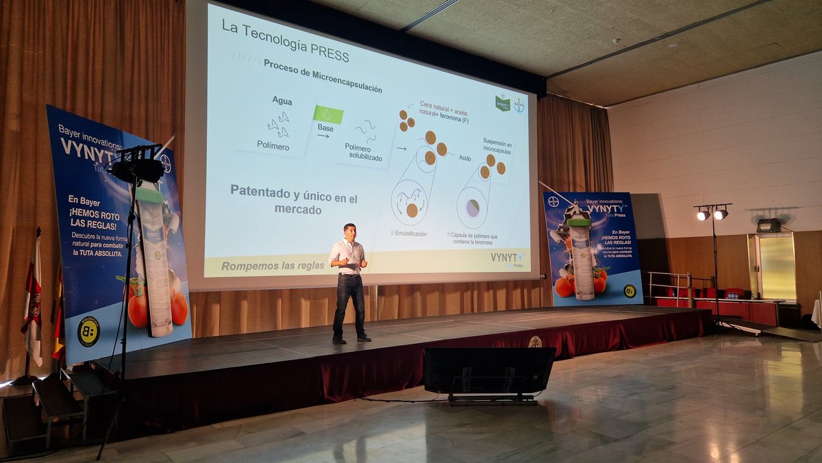Bayer4CropsES's tweet photo. @BayerEspana @eComercioAgr @RevistaMercados @FHALMERIA @agricultura2000 @elAgroAutentico @alvaroramos23 @imida_murcia @javipd82 🆕 La tecnología Press que llevan todos los productos VYNYTY Press es una tecnología patentada y único en el mercado.

➡ El momento de aplicación ideal es en el momento del trasplante, justo antes de que empiece el apareamiento de los individuos de la Tuta. 

#️⃣ #VYNYTYtuta https://t.co/FKNUdCzG0R