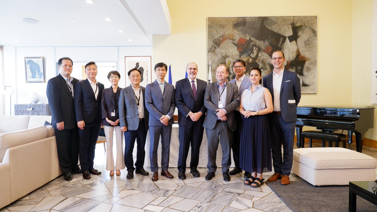Phedro_L's tweet image. 🤝 @Evidenlive &amp;amp; ETRI have signed a 3-year contract to support the South Korean plan to innovate in #HPC tech &amp;amp; will help reinforce and develop the industry ecosystem in the country.

➡ atos.net/en/2023/press-…
#ComputingResearch
