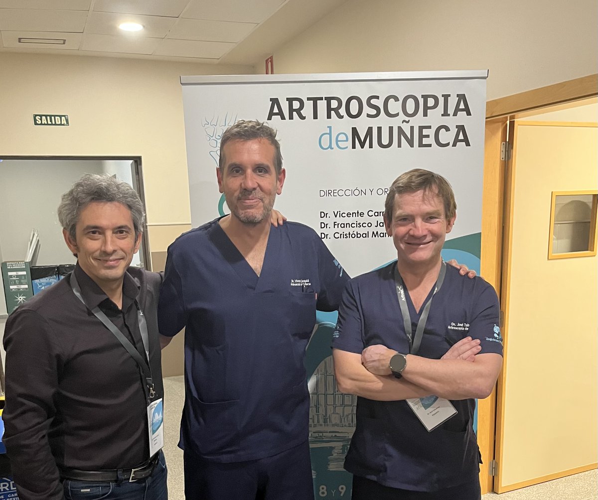 institutoIOTAM's tweet photo. Los Dres. de #IOTAM @CotTabuenca y @Dr_Corella participaron en calidad de ponentes y monitor (en el caso del Dr. Corella) en el 6º Curso de Artroscopia de #Muñeca que se celebró los días 8 y 9 de junio en #Valencia. Aquí puedes ver a ambos junto al Dr. Vicente Carratalá 👇 https://t.co/dBsokIWW6r