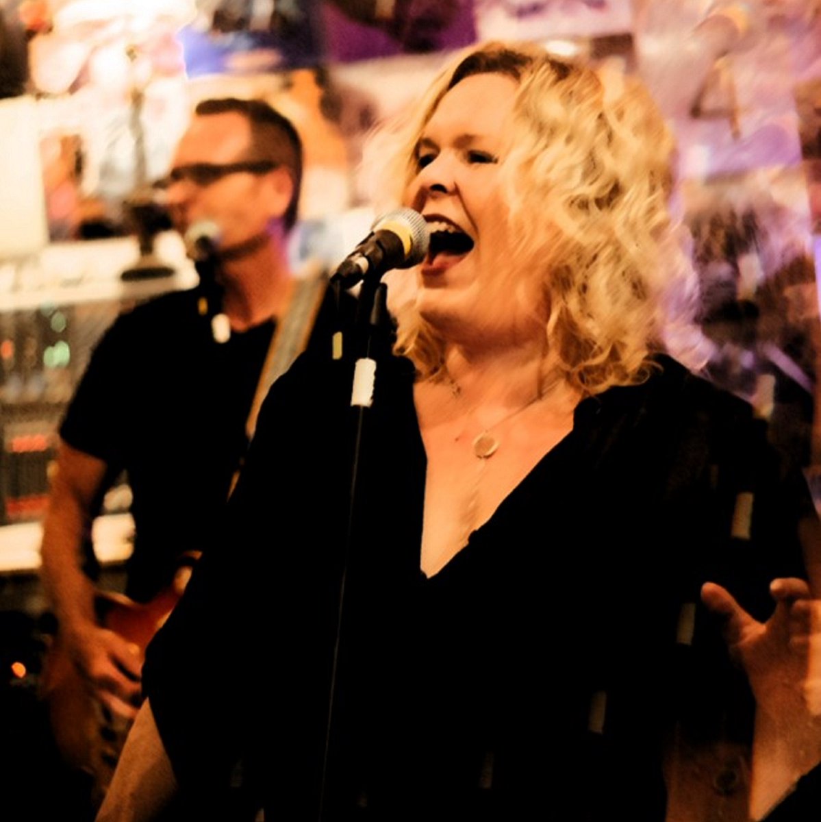🎶🍺LIVE MUSIC EVERY FRIDAY🍺🎶
6pm-9pm • No cover!
Friday, July 14th: Dana K &amp; Howard Brown Acoustic Duo

<a href="/stjacobsvillage/">St. Jacobs Shops</a> #kwawesome #explorewr #ontario #canada