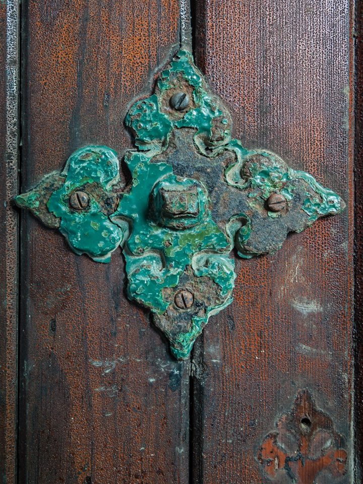 Surviving door furniture of 1872 at Queen's Road Cemetery, #Walthamstow - all the fittings in the Anglican chapel were in place, but neglected, until the local authority consigned it all to a skip in the 1970s