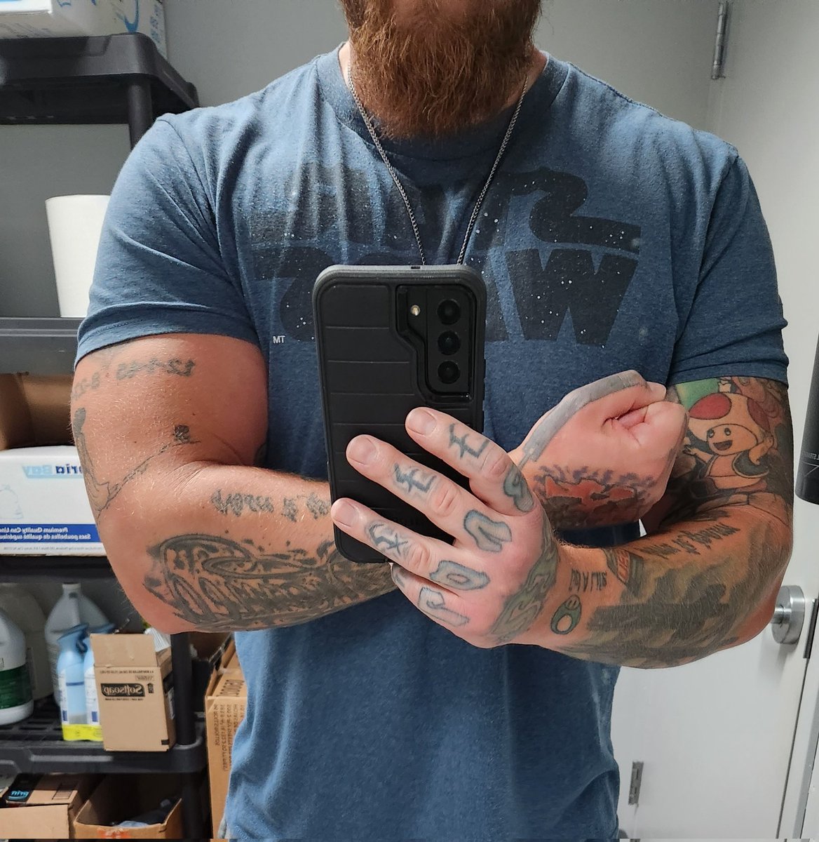 ItalianJedi2's tweet photo. Headed to the gym to beast it out like a @HangryBarboons
#444club
#BoonWhale
#HederaHeatWave
#HangryHeatWave
#BeastlyItalian
#RippedJedi https://t.co/DzFEYj9I8V