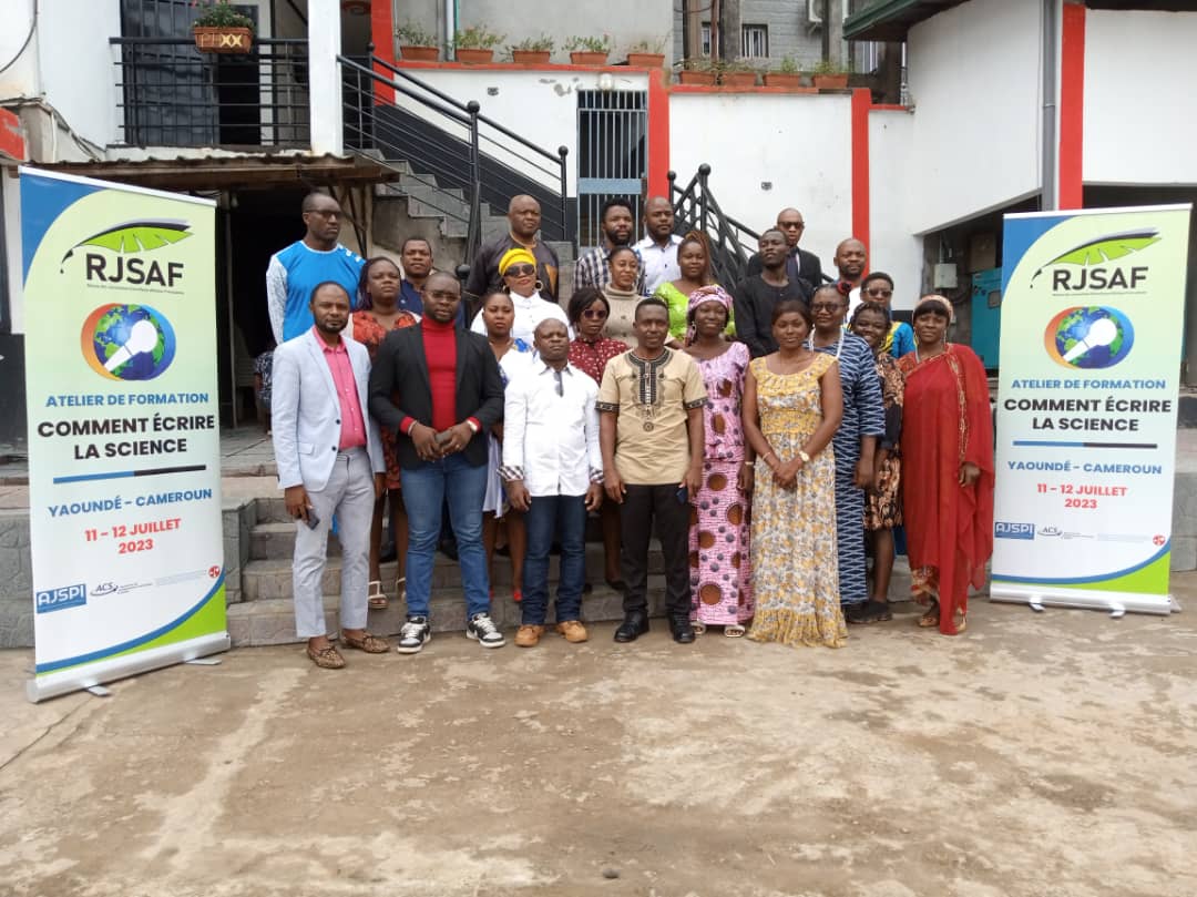 carine_oum's tweet photo. Show 70 Tweets
La Donia 😑😈
@carine_oum
·
1m
Des journalistes outillés à l'écriture scientifique par le Réseau des journalistes scientifiques d'Afrique francophone.Premier jour et déjà très riche comme
formation.
Soyez curieux
#Rjsaf
#Acs
#AJSPI https://t.co/Pzr5p5In7Y