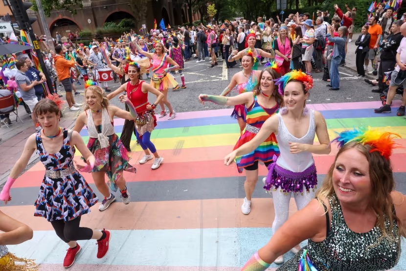 BristolThreads tweet media