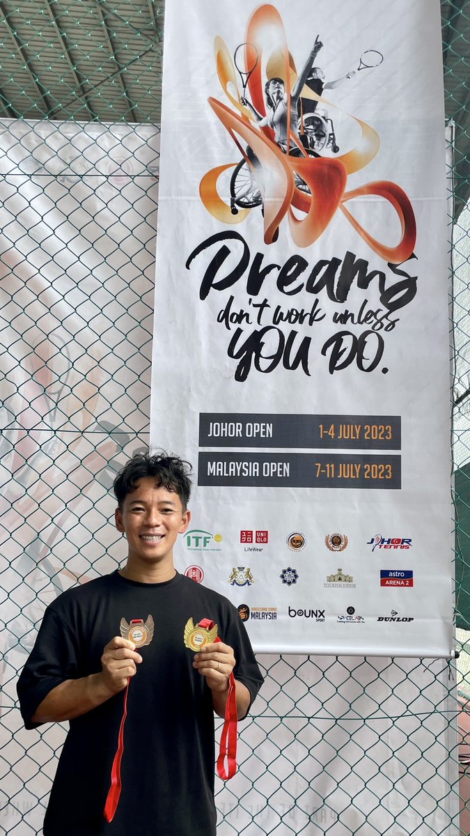 Sana_D_Takashi's tweet photo. Malaysia Open 🇲🇾
シングルスQF
ダブルス 優勝🏆
次はAustria🇦🇹🔥
帰って練習だ!
#車いすテニス
#眞田卓
#TOPPAN
#gkdynamics
#gosen
#アメアスポーツジャパン
#ウイルソンテニス
#oxengineering
#ファイテン
#irc
#栃木未来大使
#那須塩原市まちづくり大使
#takashisanada
#wheelchairtennis https://t.co/tpNRzU2bx0
