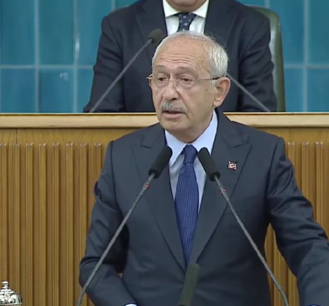 Kemal Kılıçdaroğlu: “Avrupa Birliği'nin yolu, Selahattin Demirtaş, Osman Kavala ve Merdan Yanardağ'dan geçiyor. Sen bunları içeri tıktın” Seçimden önce Avrupa’ya vizeyi kaldıracağını söylemişti. Bunun bedeli şimdi anlaşıldı. Vatana ihanet edenleri, vatanımıza tasallut