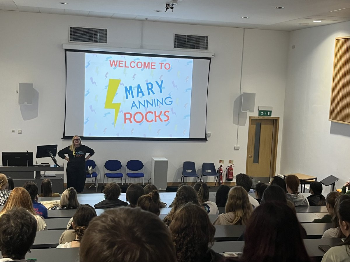 girlsingeosci's tweet photo. We are so excited to welcome a special guest today. Anya Pearson from @MaryAnningRocks is with us today to talk about their amazing campaign. With the help of @GeolAssoc Anya has also brought the Mary Anning Maquette with her. What a way to celebrate our 10th year! https://t.co/p8zfOywlqB