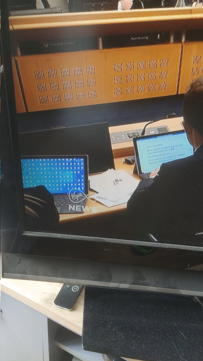 Weepsie's tweet photo. Verona Murphy's desktop makes my eyes bleed. #RTEgate #Tubs https://t.co/TrOSoDyTuu
