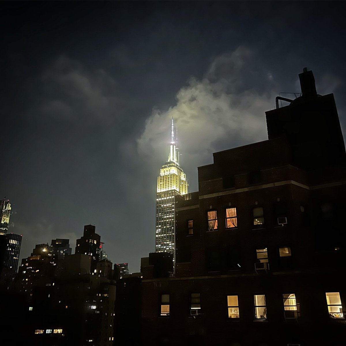 djs1266's tweet photo. Night #NewYorkCity https://t.co/dFTsK7ebA1