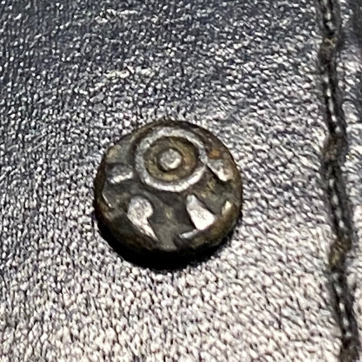 toonfactory's tweet photo. Māsaka (माषक).

When you say बात सोलह आने खरी है you are actually acknowledging a metric system that has its roots in Chanakya’s Arthashastra or may be even more ancient than that.

Māsakas were Punchmarked coins from Magadha-Maurya Empire (322BCE). 

Approx 0.07grams in weight and 4.155mm in size, these are perhaps Ancient World’s smallest coins (see the size comparison with a new 1 Re Coin). 

Māsaka derives its name from the measurement term Mash (masha) which means One sixteenth. 

In Arthashastra Chanakya mainly mentions Pana and Māsaka as the coins in usage (There was Kakani too). But Māsaka coins were widely in circulation during the Mauryan Empire (more than a Pana or Kakani). 

As its name suggests 16 Māsaka made a Pana. 

Its interesting to note that this 1/16 division of currency that was designed over 2 millennia ago was still prevalent in Indian Currency, where we would have 16 annas in a Rupee (and call 75 paisa 12 annas, 50 paisa 8 annas and 25 paisa 4 annas.) 

Coming back to the coin in hand - Given the fact, of a cash wage of 5 panas a month for the lowest paid, the pana was, indeed, a valuable coin; the kakani and the Māsakas were, perhaps, the coins which most people ever saw or used.

To put things in context, Arthashastra mentions charge for washing clothes (rough white fabric) is one or two Māsakas.

#AncientIndia #Coins #Numismatics #History