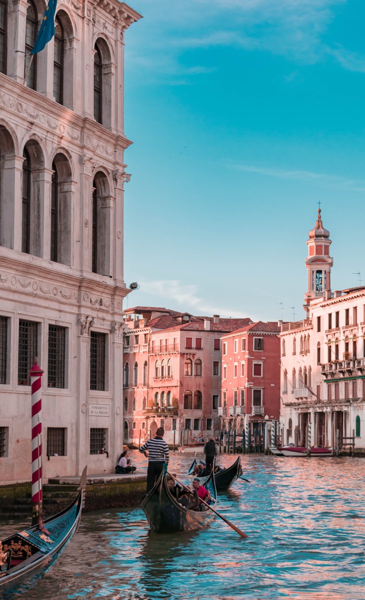 Venice, Italy 💙
.
.
#venice #venicebeach #veniceitaly #ilovenice #venicecanals #littlevenice #ig_venice #haveniceday #visitvenice #venicelife #fareferry