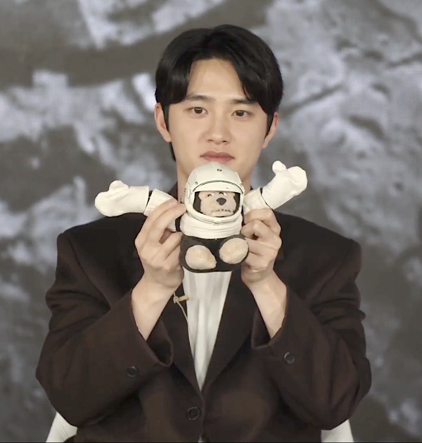 DKSooGlobal's tweet photo. 📸 230711

More photos 🥰

🔗https://t.co/gcL6RukYoX

#디오 #도경수 #暻秀 #ギョンス #KYUNGSOO @weareoneEXO https://t.co/HUJmmbdVgt