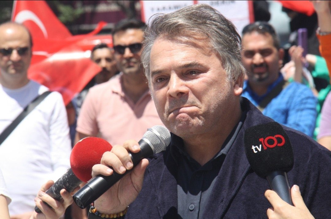 FtmCetin19's tweet photo. Derdimizi dert edindi.
Hep yanımızdaydı.
Talat abi yalnız değildir. 
@tv100  @TalatAtilla #TalatAtillanınYanındayız https://t.co/River8luYi