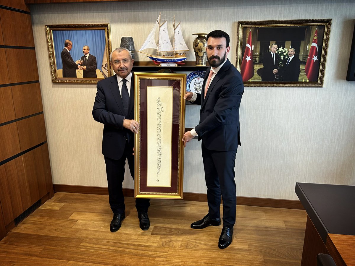 ofarukcelikTR's tweet photo. Ak Parti İstanbul Milletvekilimiz Sayın İsmail Erdem Başkanımızı TBMM’de ziyaret ettim. Hoş sohbetinden ve misafirperverliğinden ötürü çok teşekkür ederim
@bbismailerdem https://t.co/kbtEZWui0p