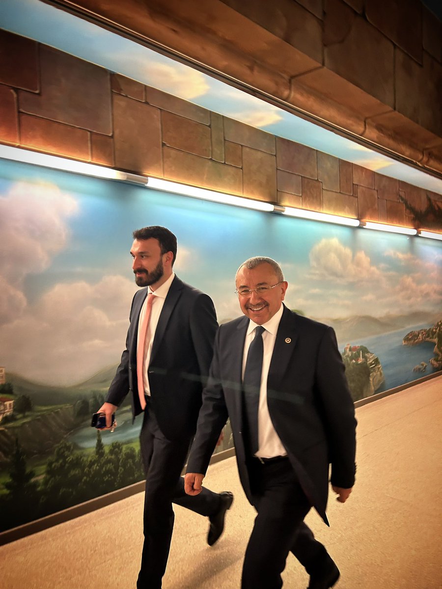 Ak Parti İstanbul Milletvekilimiz Sayın İsmail Erdem Başkanımızı TBMM’de ziyaret ettim. Hoş sohbetinden ve misafirperverliğinden ötürü çok teşekkür ederim
<a href="/bbismailerdem/">İsmail Erdem</a>