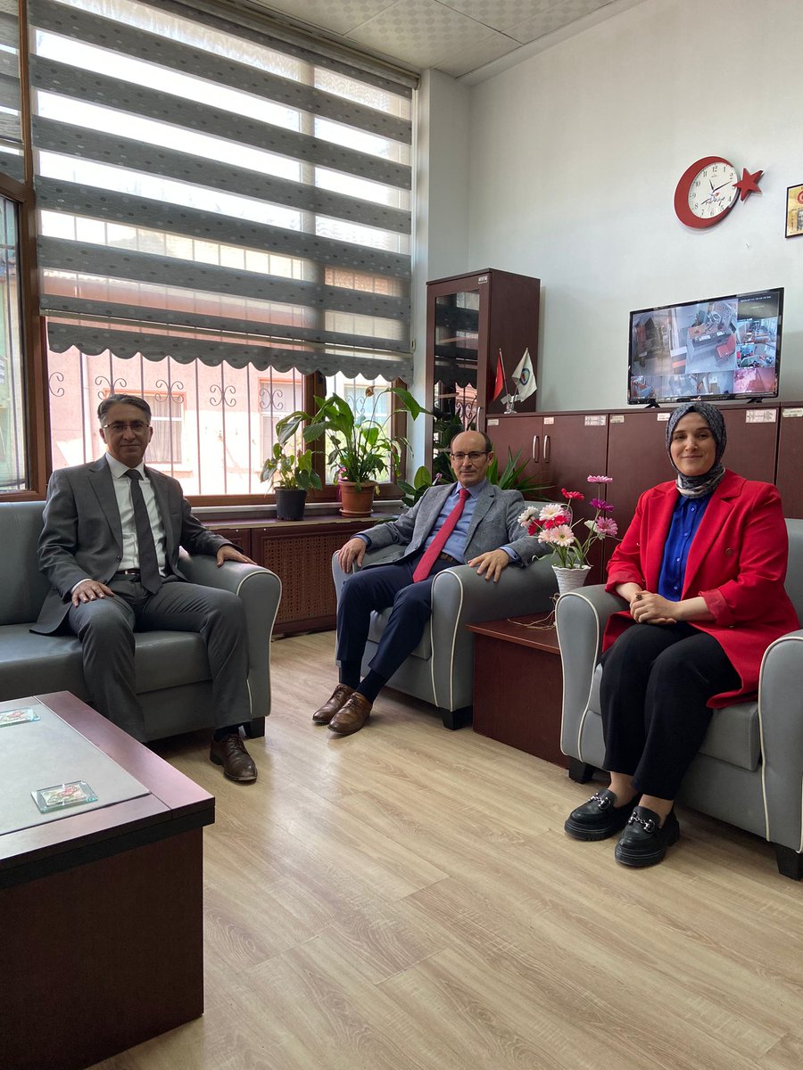 Sayın valimiz @Seref__aydin , sayın kaymakamımız <a href="/T_Kurtbeyoglu/">TahsinKURTBEYOĞLU</a> nun dünya nüfus gününde müdürlüğümüzü ziyaretleri bizleri ziyadesiyle onurlandırmıştır. #iyikinüfusçuyuz #hayatınızınheranında

<a href="/TC_icisleri/">T.C. İçişleri Bakanlığı</a> 
<a href="/AliYerlikaya/">Ali Yerlikaya</a> 
<a href="/sefikaygol/">Şefik AYGÖL</a> 
<a href="/h_erkinay1/">Hüsamettin ERKINAY</a> 
<a href="/T_Kurtbeyoglu/">TahsinKURTBEYOĞLU</a>