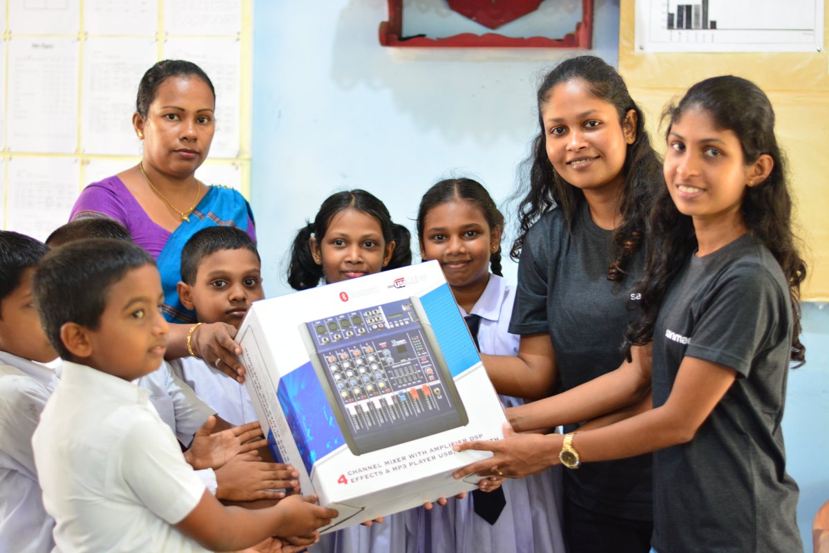 SanmarkSols's tweet image. Sanmark Solutions, we&apos;ve donated a new sound system to our village school, Kahatapitiya Kanishta Vidyalaya, fulfilling a long-standing requirement and contributing to the enrichment of local education.

#CSR #sanmarksolutions #sanmarklife