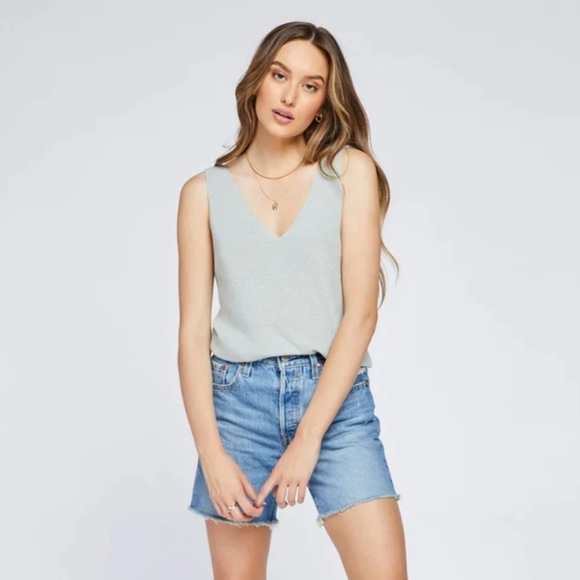 xosheconquerors's tweet photo. So good I had to share! Check out all the items I'm loving on @Poshmarkapp #poshmark #fashion #style #shopmycloset #gentlefawn: https://t.co/9dv4M742Ez https://t.co/AKLpssrfUc