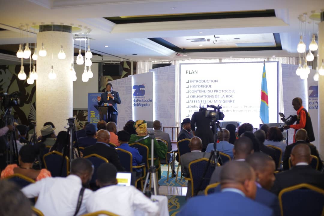 YouthSprint's tweet photo. #ProtocoleMaputo20ans
En adhérant au PM, l'État congolais avait pris deux engagements : 1. Observer le protocole ( respecter, protéger, promouvoir et mettre en œuvre les droits prescrits), 
2. Rendre compte tous les deux ans des mesures visant la mise en œuvre dudit protocole. https://t.co/V2oFbRImV8